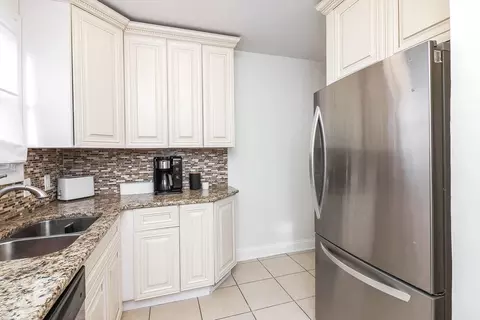 Kitchen - 523 E 3rd St, Lockport, IL 60441 photo 2 of 3