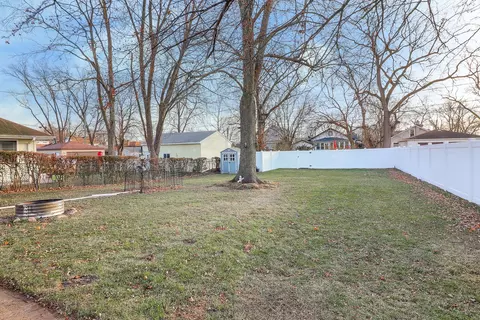 Exterior - 523 E 3rd St, Lockport, IL 60441 photo 2 of 3