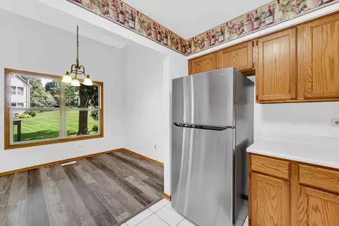 972 Old Oak Cir, Algonquin, IL 60102 photo 6