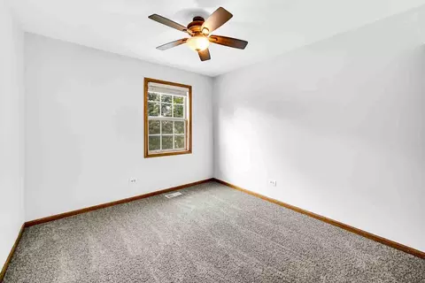 972 Old Oak Cir, Algonquin, IL 60102 photo 12