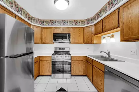 972 Old Oak Cir, Algonquin, IL 60102 photo 5