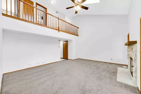 972 Old Oak Cir, Algonquin, IL 60102 photo 4