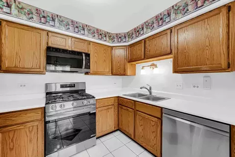 972 Old Oak Cir, Algonquin, IL 60102 photo 7