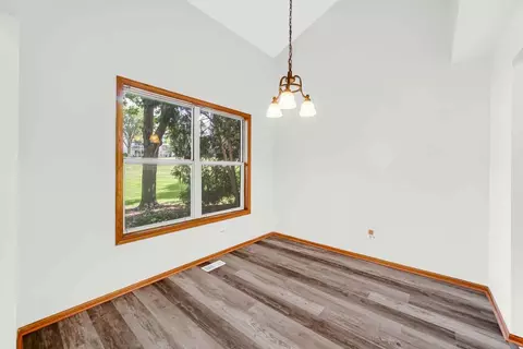 972 Old Oak Cir, Algonquin, IL 60102 photo 8