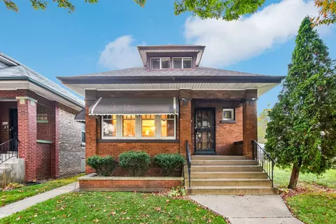 8106 S Marquette Ave, Chicago, IL 60617