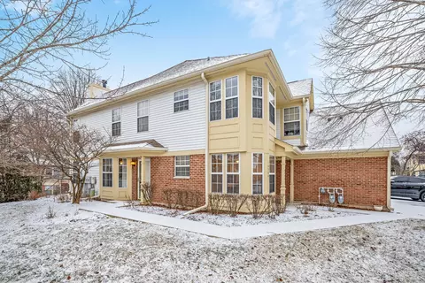 1687 Pearl Ct #A, Crystal Lake, IL 60014