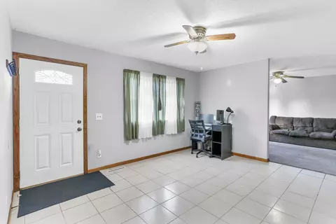 2003 Ola Dr, Champaign, IL 61821 photo 3