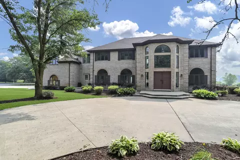 4 N891 Honey Hill Cir, Wayne, IL 60184
