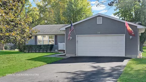 341 Wyoming Ave, Paw Paw, IL 61353