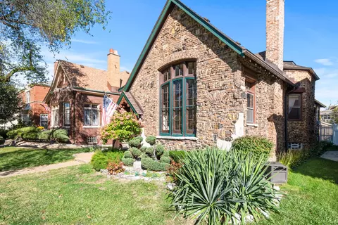 10225 S Bell Ave, Chicago, IL 60643