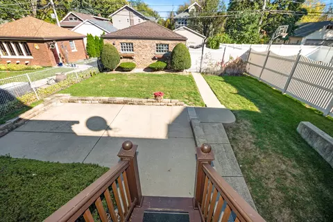 Exterior - 10225 S Bell Ave, Chicago, IL 60643 photo 5 of 7