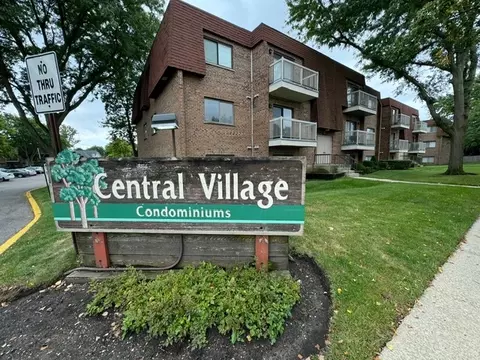 701 W Central Rd #B5, Mount Prospect, IL 60056