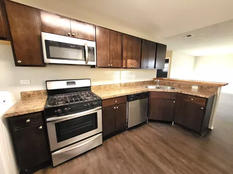 Kitchen - 240 Cindy Ln, Wheeling, IL 60090 photo 1 of 3