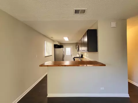Kitchen - 240 Cindy Ln, Wheeling, IL 60090 photo 2 of 3