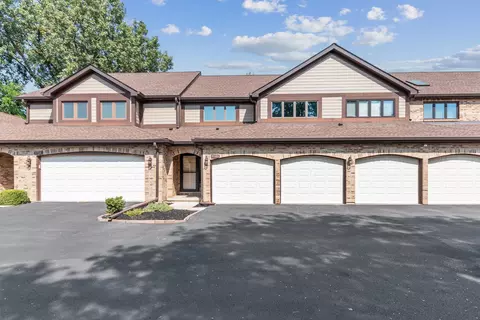 1910 Golf View Dr, Bartlett, IL 60103