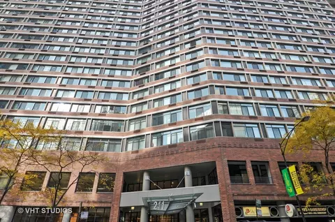 211 E Ohio St #619, Chicago, IL 60611