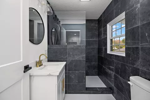 409 E Corning Ave, Peotone, IL 60468 photo 7