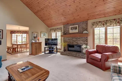 53 Carriage Hill Dr, Sterling, IL 61081 photo 11