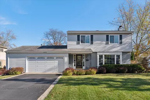 203 Pine St, Deerfield, IL 60015