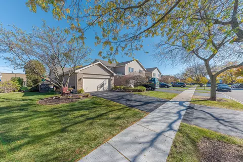 19701 Cambridge Dr, Mokena, IL 60448
