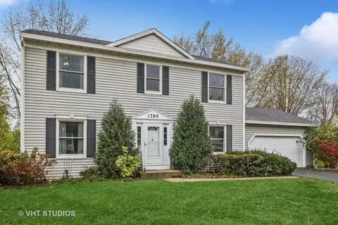 1709 Rutgers Ct, Naperville, IL 60565