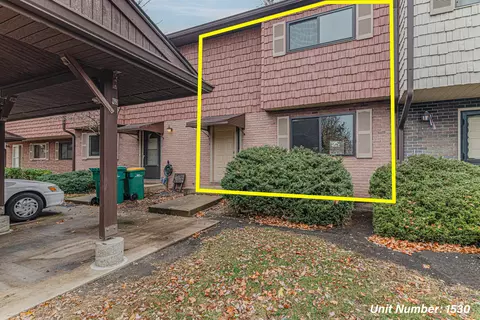 Exterior - 1530 Chippewa Trl #1530, Wheeling, IL 60090 photo 3 of 5