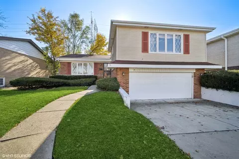7933 Beckwith Rd, Morton Grove, IL 60053