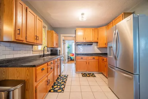 Kitchen - 605 E Jackson St, Bloomington, IL 61701 photo 3 of 3