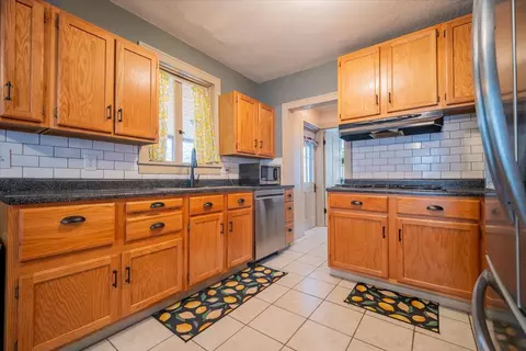 Kitchen - 605 E Jackson St, Bloomington, IL 61701 photo 1 of 3