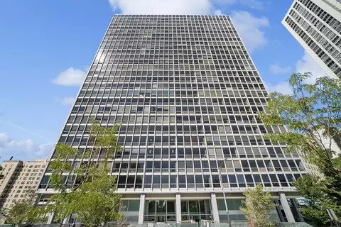 330 W Diversey Pkwy #602, Chicago, IL 60657