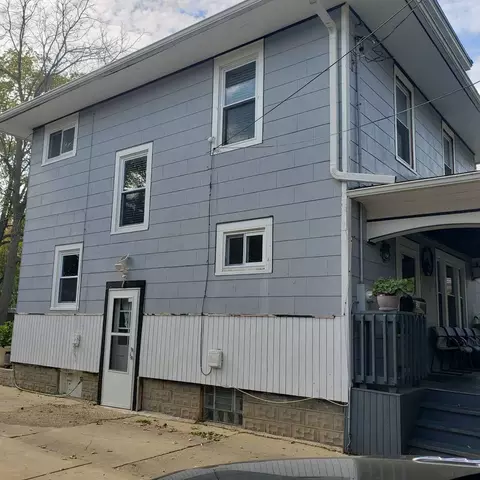 Exterior - 529 Simms St, Aurora, IL 60505 photo 3 of 4