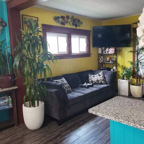 Living - 529 Simms St, Aurora, IL 60505 photo 1 of 3