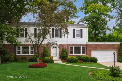 149 Deere Park Ct, Highland Park, IL 60035