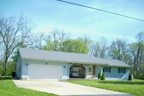1728 Moorwood Dr, Decatur, IL 62521