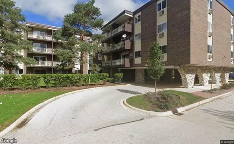 1301 S Finley Rd #203, Lombard, IL 60148