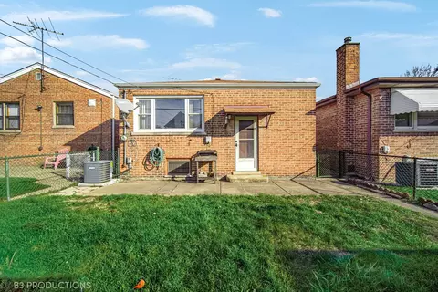 11044 S Ewing Ave, Chicago, IL 60617 photo 14
