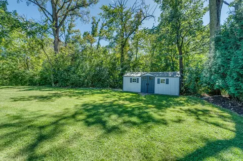 Exterior - 2135 Stirling Rd, Bannockburn, IL 60015 photo 15 of 17