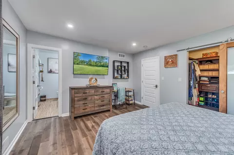 Other - 2135 Stirling Rd, Bannockburn, IL 60015 photo 5 of 7