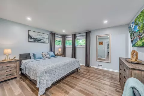 Bedroom - 2135 Stirling Rd, Bannockburn, IL 60015 photo 1 of 3
