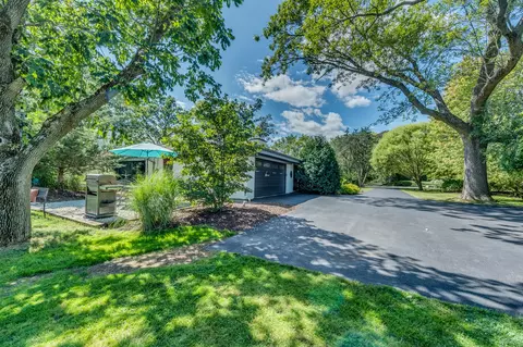 Exterior - 2135 Stirling Rd, Bannockburn, IL 60015 photo 7 of 17