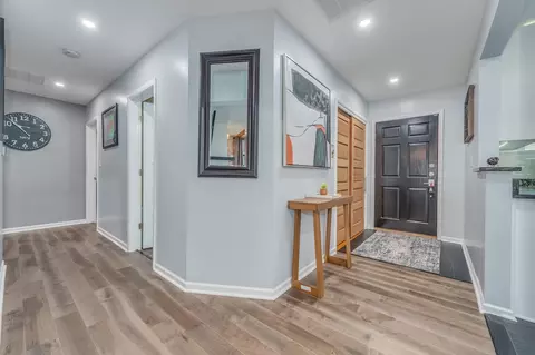 Entry Way - 2135 Stirling Rd, Bannockburn, IL 60015 photo 1 of 3