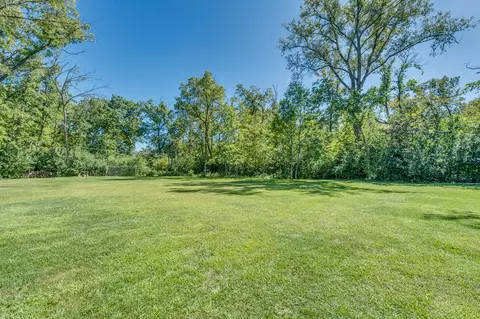 Exterior - 2135 Stirling Rd, Bannockburn, IL 60015 photo 16 of 17