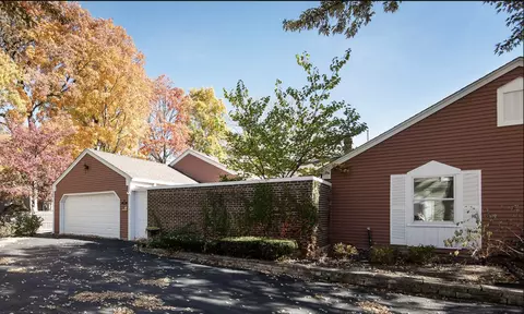 4 Bridgton On Asbury Ct, Rolling Meadows, IL 60008