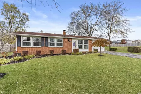 9400 Willow Ln, Mokena, IL 60448