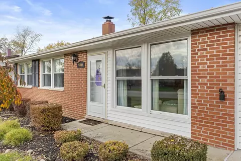 Exterior - 9400 Willow Ln, Mokena, IL 60448 photo 2 of 5