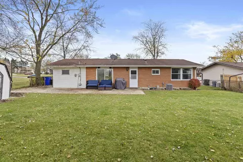 Exterior - 9400 Willow Ln, Mokena, IL 60448 photo 4 of 5