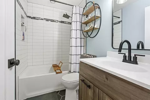 Bath - 9400 Willow Ln, Mokena, IL 60448 photo 1 of 2