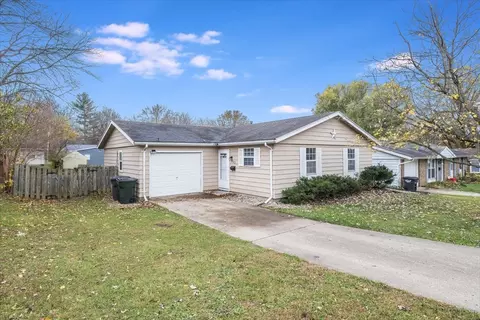 922 Blueridge Dr, Danville, IL 61832