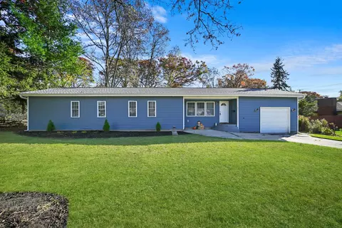 831 Kirkwood Ave, Winthrop Harbor, IL 60096