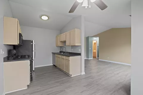 Kitchen - 998 Langtry Ct #D, Elgin, IL 60120 photo 1 of 4